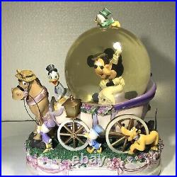 Disney Musical Sno Globe Mickey MinnieJust MarriedLightUp Goofy Donald Wedding