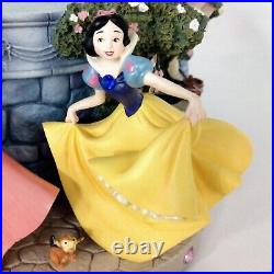 Disney PRINCESSES Musical Snow Globe CINDERELLA Ariel BELLE Snow White SLEEPING
