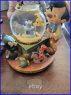 Disney Pinocchio & Cleo Magical Fish Bowl Musical Snow Globe