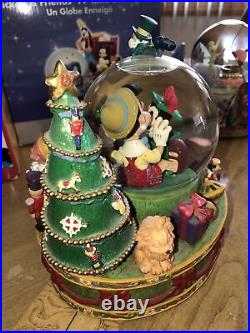Disney Pinocchio Music Box Have Yourself a Merry Christmas Snow Globe EX cond