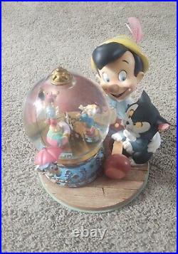 Disney Pinocchio Musical Snow Globe Vintage 90s Pinocchio Figaro Jiminy Cricket