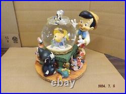 Disney Pinocchio Toyland Fishbowl Cleo Figoro Musical Snow Globe