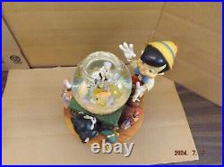 Disney Pinocchio Toyland Fishbowl Cleo Figoro Musical Snow Globe