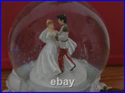 Disney Princess Wedding Cake Animated Musical Snow Water Globe