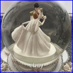 Disney Princess Wedding Cake Musical Rotating Snow Globe READ DESCRIPTION