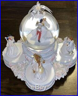 Disney Princess Wedding Cake Musical Snowglobe Water Snow Globe Pristine/Rare