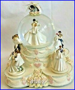 Disney Princesses WEDDING CAKE Dancing Figurine Music Snow globe in Orig Box