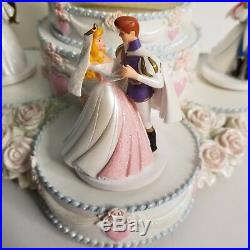 Disney Princesses Wedding Cake Animated Musical SnowithWater Globe Rare EUC