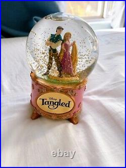 Disney Rare And Exclusive 2010 Tangled Rapunzel And Flynn Music Snow Globe