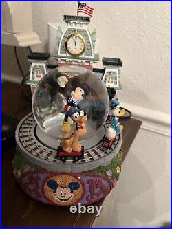 Disney Rare mickey and friends main staion musical snow globe Clock Zip A Dee