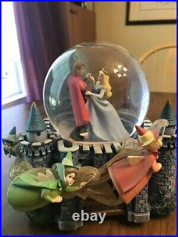 Disney Sleeping Beauty Aurora Once Upon a Dream Musical Snow Globe