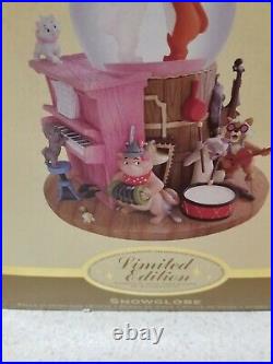 Disney Snow Globe Limited Addition Aristacats and Cats Musical Snow Globe RARE