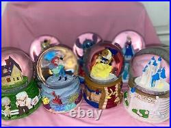 Disney Snow Globe plays music