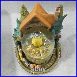 Disney Snow White And The Seven Dwarfs Cottage Musical Action Snow Globe