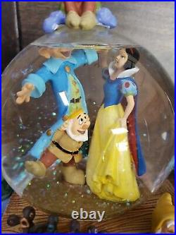 Disney Snow White And The Seven Dwarfs Dancing Musical Snow Globe Pre-owned