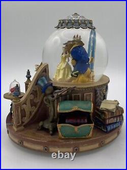Disney Store 1991 Beauty and The Beast Light Up, Musical Water Snow Globe Belle