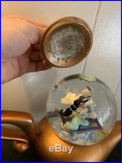 Disney Store Aladdin Art Of Jasmine Musical Snow Globe rare htf See Pics/read