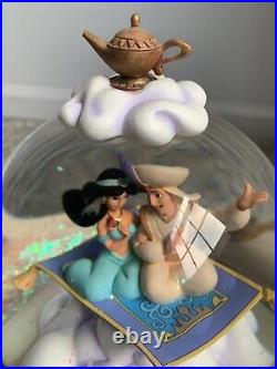 Disney Store Aladdin & Jasmine Musical Jumbo Snow Globe A Whole New World