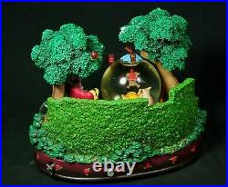 Disney Store Alice in Wonderland Mad Hatter's Unbirthday Musical Snow Globe