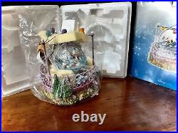 Disney Store Exclusive Donald Duck Snow Globe/Music Box TeaCup Lights (New-Open)