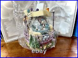 Disney Store Exclusive Donald Duck Snow Globe/Music Box TeaCup Lights (New-Open)