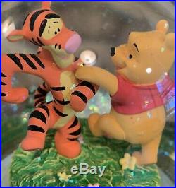 Disney Store Exclusive LARGE Winnie the Pooh Musical Glitter Globe Authentic