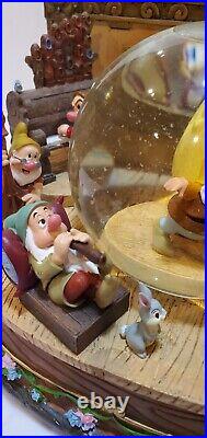 Disney Store Musical Snow Globe Snow White & The Seven Dwarfs Spinning Center