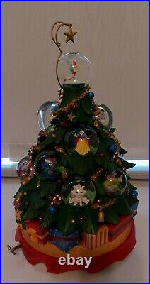 Disney Store Our Family Tree Musical Snow Globe A Christmas Celebration Tree