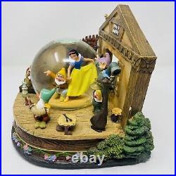 Disney Store Snow White And The Seven Dwarfs Yodel Song Music Box Snow Globe