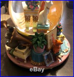 Disney Store The Aristocats Music Snowglobe Globe Everybody Wants to be a Cat
