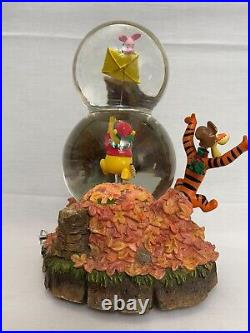 Disney Store Winnie the Pooh Pooh's Kite Musical Double Snow Globe Two Tiers BIG