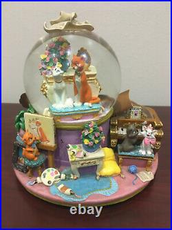 Disney The Aristocats Ev'rybody Wants to be a Cat Musical Snow Globe Piano