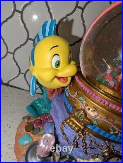 Disney The Little Mermaid Ariel Flounder Under the Sea Musical Snow Globe, NEW