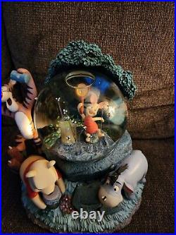 Disney Winnie The Pooh & Friends Fireflies Snow Globe Musical Lights In Box