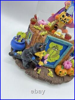 Disney Winnie the Pooh Halloween Tiggers Haunted House Musical Snow globe Rare