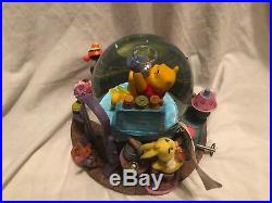 Disney Winnie the Pooh Honey Pot Tigger Eeyore Musical Snow Globe NICE RARE