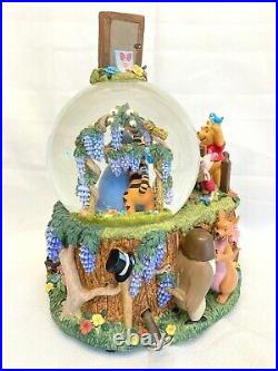 Disney Winnie the Pooh Musical Snow Globe Wonderland Music Company 9