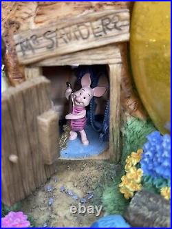 Disney Winnie the Pooh and Friends Lighted Musical Snow Globe 9x9x7 RARE