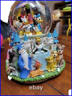 Disney World Character 2-Tiered Snow Globe? Spinning Dumbo, Music Works-Details