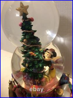 Disney double snow globe RARE vintage 1990 RETIRED Musical Mickey Christmas