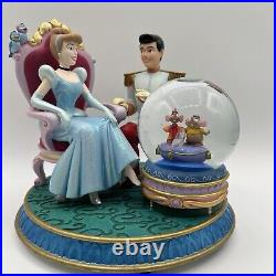 Disney's Cinderella & Prince Charming Music Snow Globe Mice Gus Jaq & Shoe