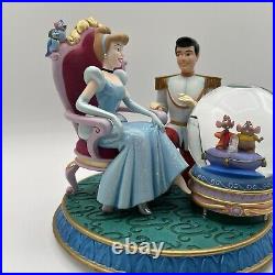 Disney's Cinderella & Prince Charming Music Snow Globe Mice Gus Jaq & Shoe