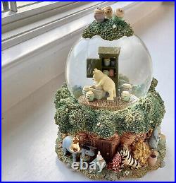 Disney's Winnie The Pooh And Friends Tree House Musical Snow Globe Rare Classic