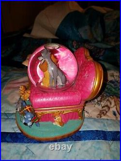 Disney snowglobe Lady and the Tramp Family Musical Snow Globe