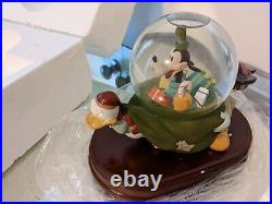 DisneyChristmas Mickey, Donald, GoofyMusical Snow GlobeNew in Box Very Rare