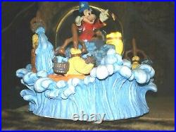 MICKEY SORCERER, BROOMS DISNEY FANTASIA WINDUP MUSICAL WATER SNOW GLOBE, NEW withTAG