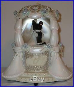 NEW LARGE Disney Mickey & Minnie Mouse Snow Globe Music Box Wedding Cake Topper