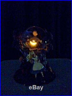 NIB! RARE Disney Alice In Wonderland Cheshire Cat Musical Globe, that lights up