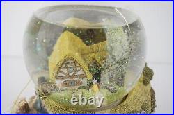 NWT Disney Snow White & the 7 Dwarfs Dwarf Musical Snow Globe HI HO HI HO