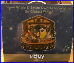 New! Disney Store Snow White & Seven Dwarfs Musical Snow Globe Snowglobe